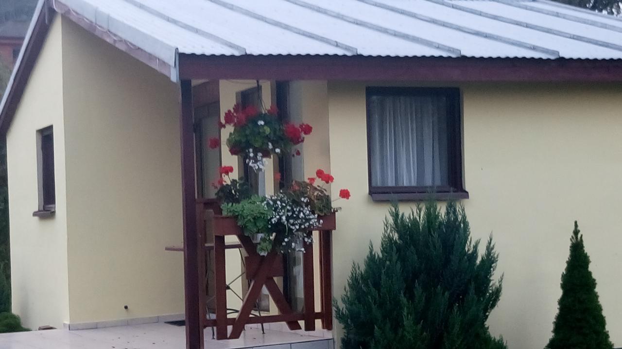 Villa Domki Letniskowe W Wapnicy à Lubin  Extérieur photo